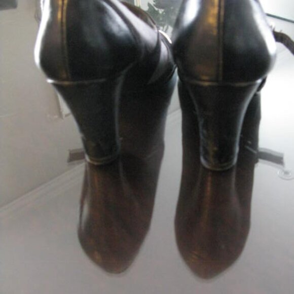Aerosole Two Toned Mary Jane Shoes 9.5 - Picture 2 of 4